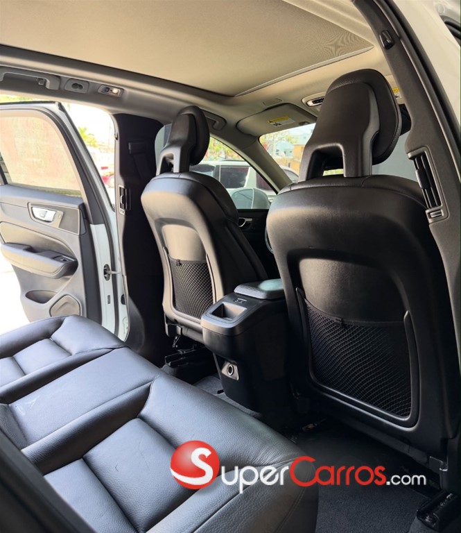 2019 Volvo XC60 Momentum T5 — foto 9 / 11