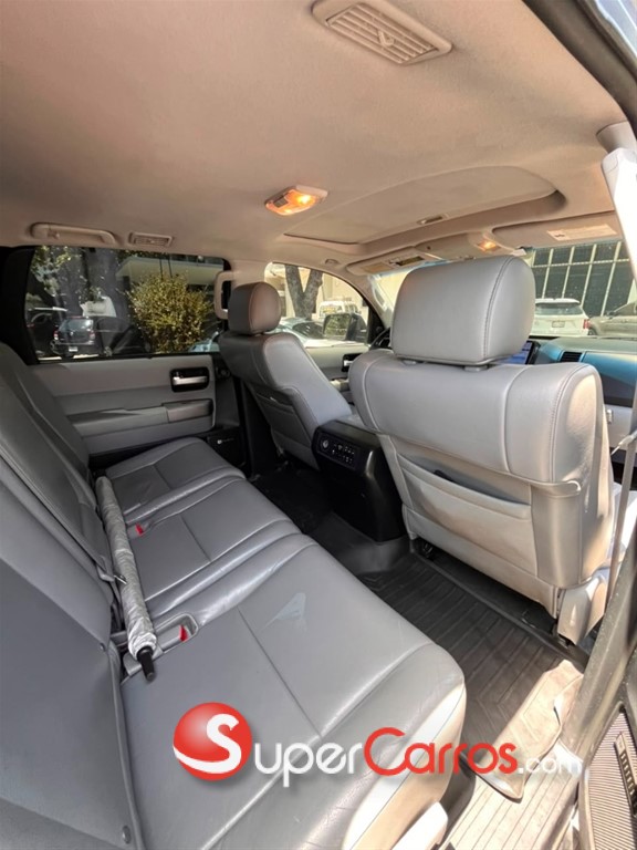 2013 Toyota Sequoia Limited — foto 9 / 12