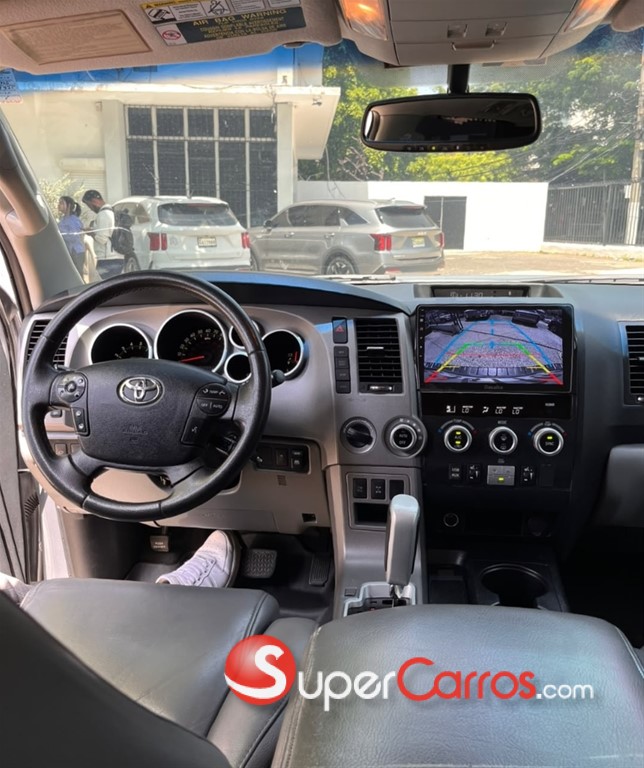 2013 Toyota Sequoia Limited — foto 10 / 12