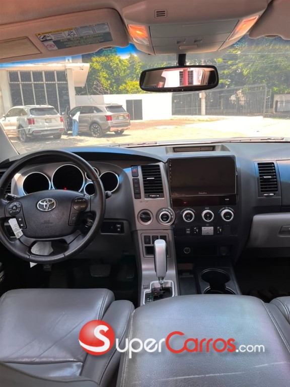 2013 Toyota Sequoia Limited — foto 11 / 12
