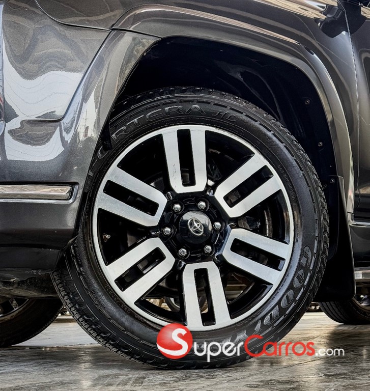 2016 Toyota 4 Runner Limited — foto 8 / 8
