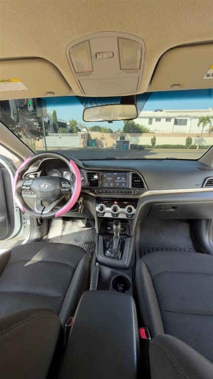 2019 Hyundai Elantra SE — foto 8 / 10