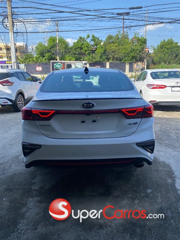 2021 Kia Forte GT Line — foto 4 / 10