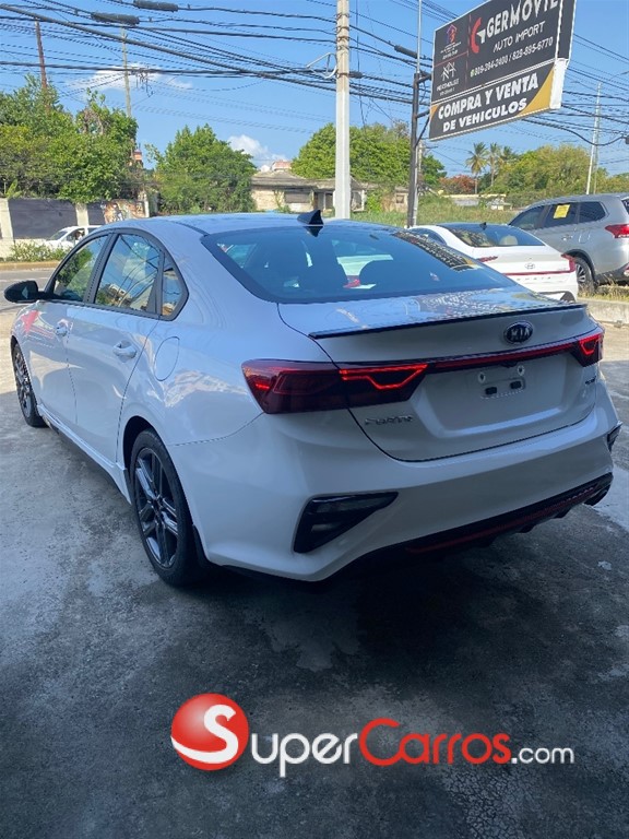 2021 Kia Forte GT Line — foto 6 / 10