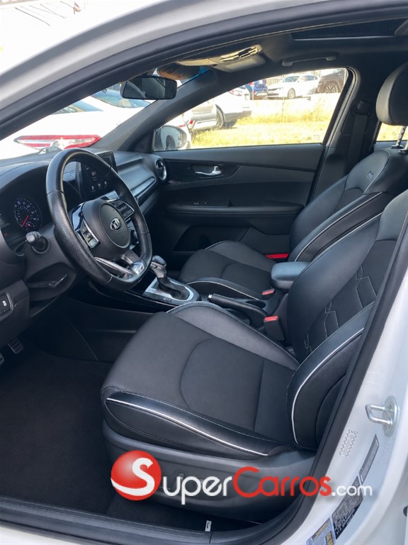 2021 Kia Forte GT Line — foto 7 / 10