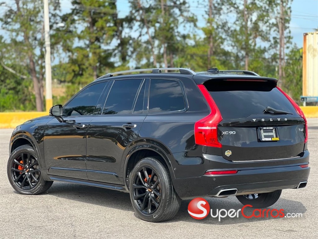 2017 Volvo XC90 Momentum T6 — foto 4 / 12