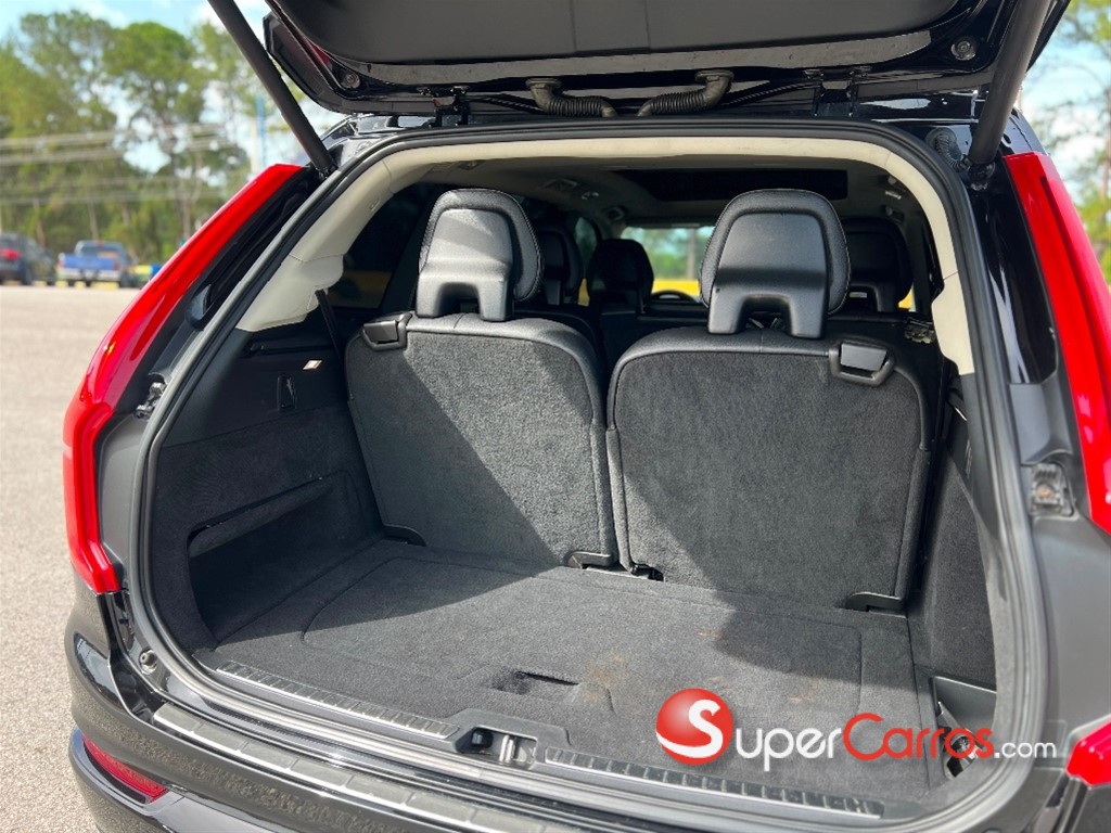 2017 Volvo XC90 Momentum T6 — foto 8 / 12