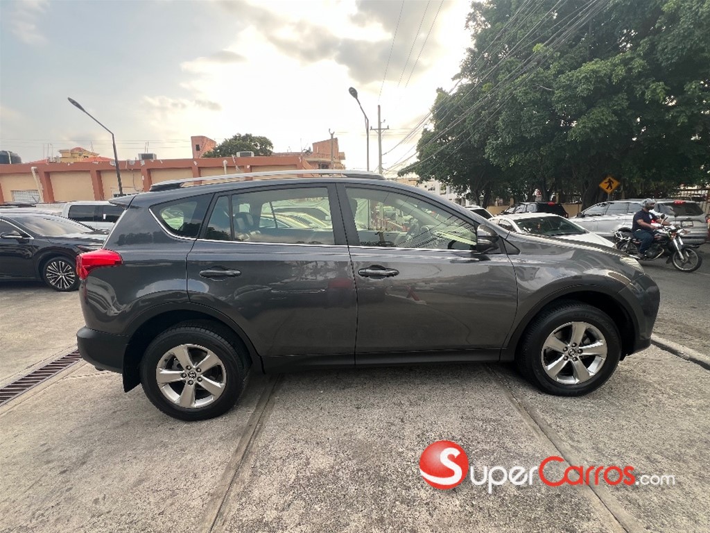 2015 Toyota RAV4 LE — foto 4 / 12