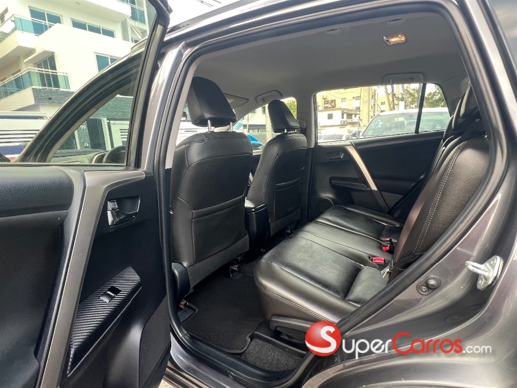2015 Toyota RAV4 LE — foto 9 / 12
