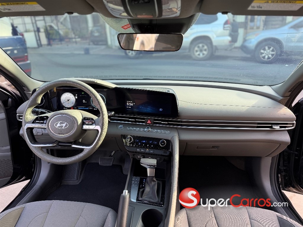2024 Hyundai Elantra SEL — foto 7 / 12