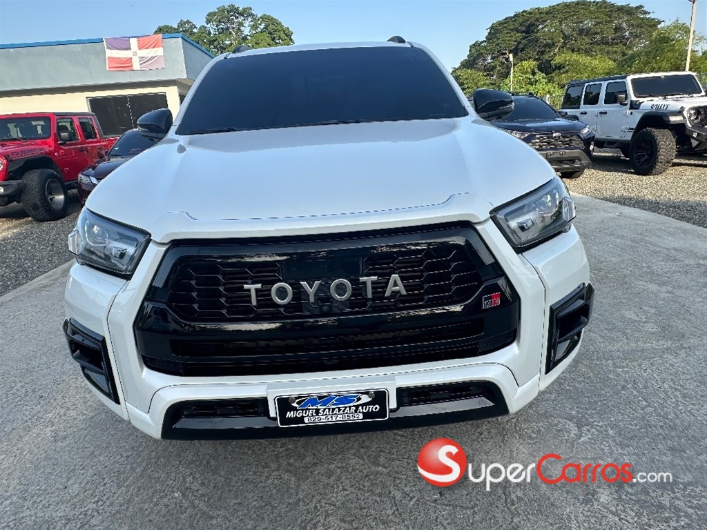 2023 Toyota Hilux GR Sport — foto 3 / 11