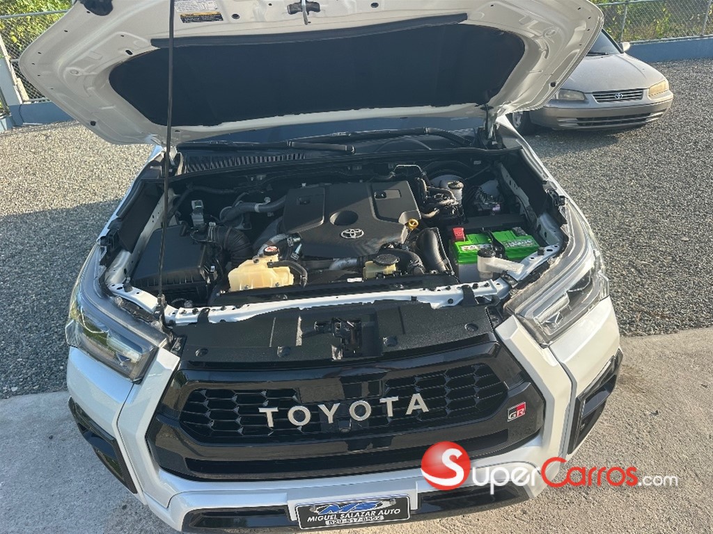 2023 Toyota Hilux GR Sport — foto 6 / 11