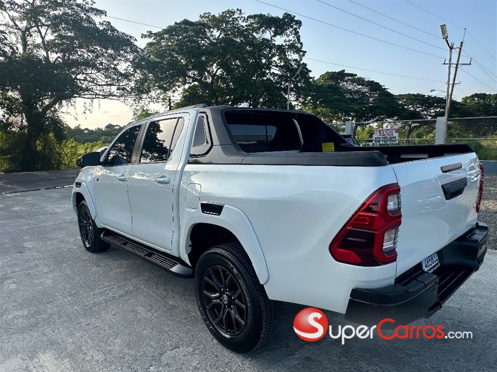 2023 Toyota Hilux GR Sport — foto 8 / 11