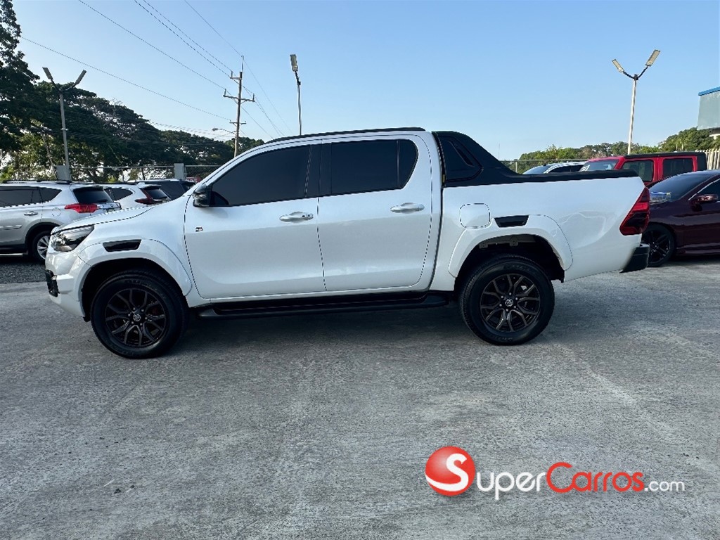 2023 Toyota Hilux GR Sport — foto 9 / 11