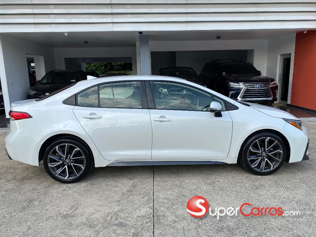 2020 Toyota Corolla SE — foto 8 / 12