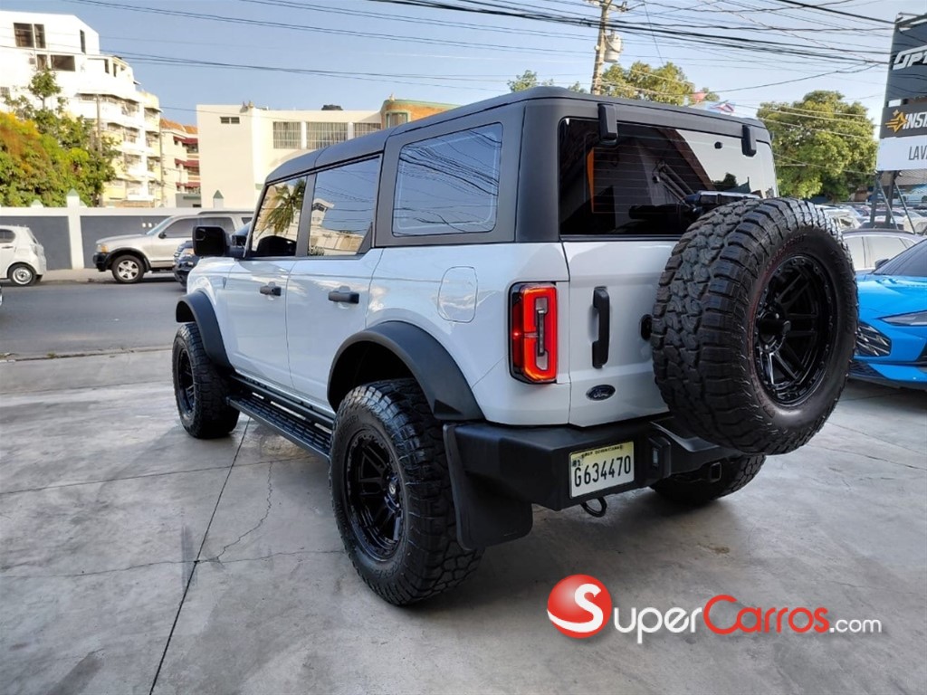 2022 Ford Bronco Outer Banks — foto 2 / 6