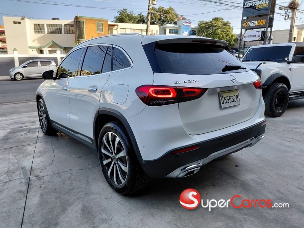 2021 Mercedes-Benz Clase GLA — foto 2 / 8