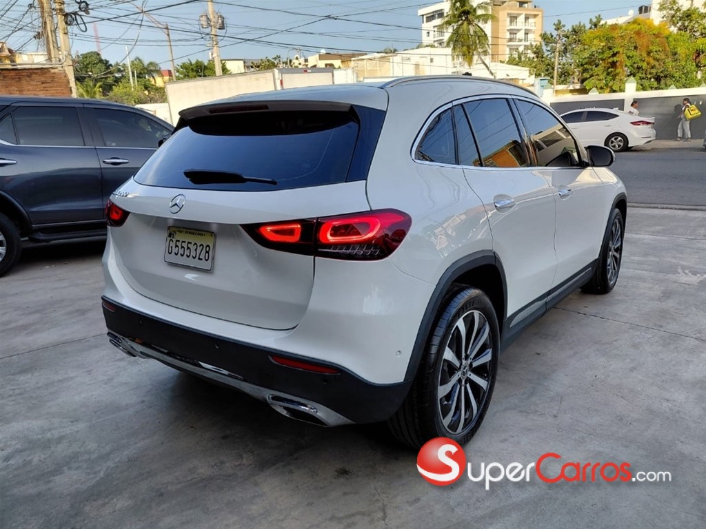 2021 Mercedes-Benz Clase GLA — foto 3 / 8
