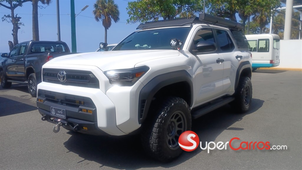 2026 Toyota 4 Runner SR5 — foto 2 / 7