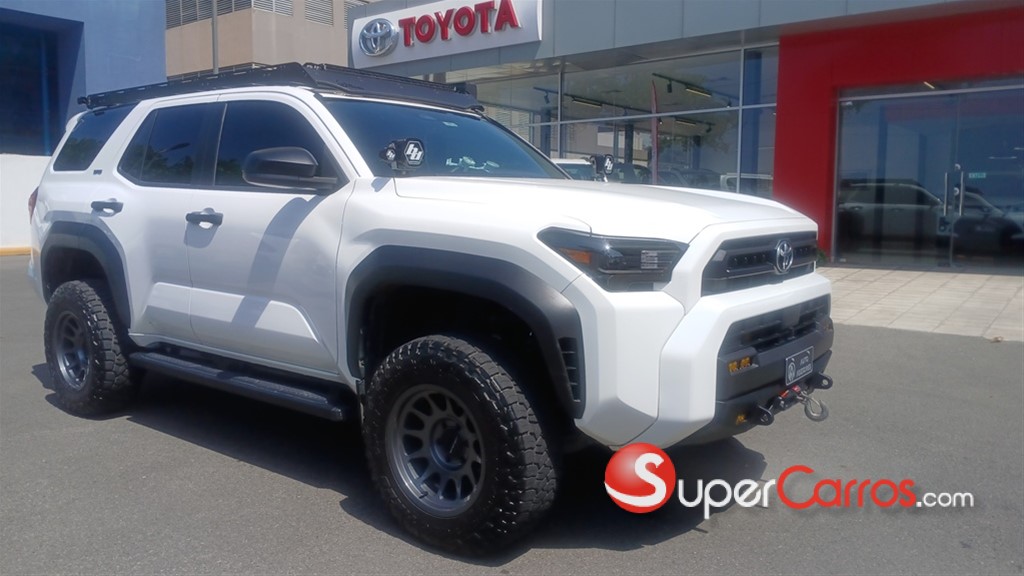 2026 Toyota 4 Runner SR5 — foto 3 / 7