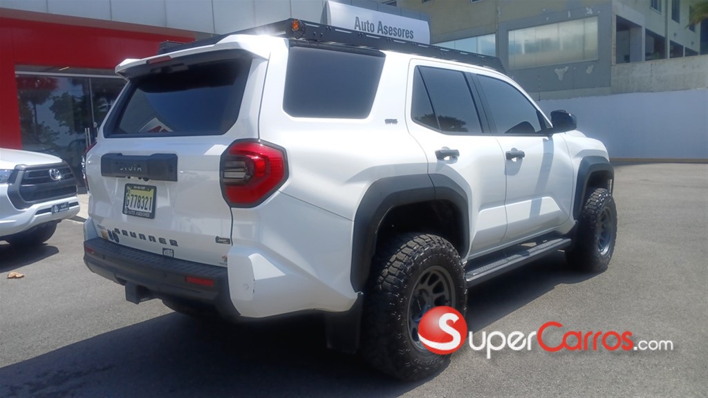 2026 Toyota 4 Runner SR5 — foto 4 / 7
