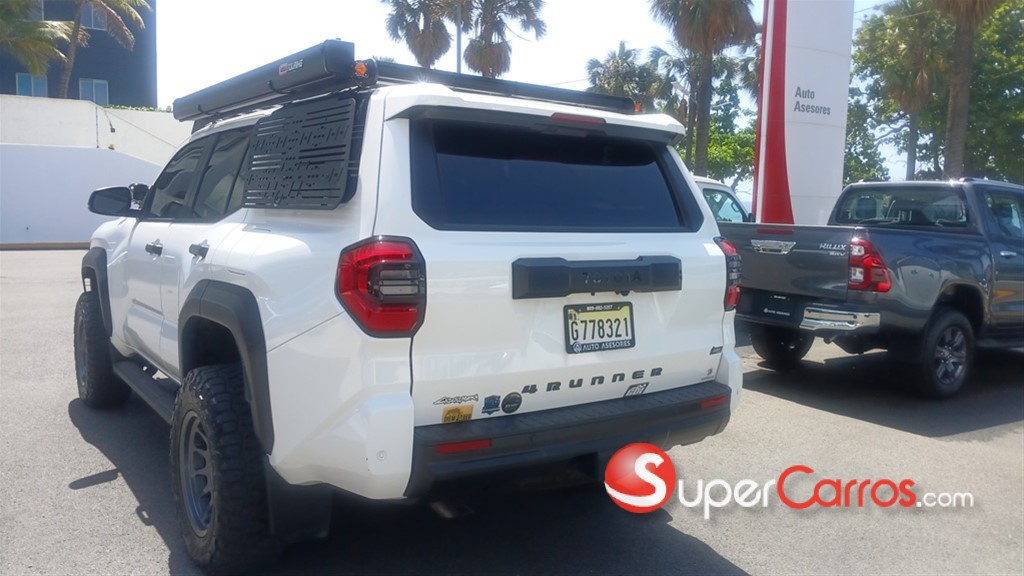 2026 Toyota 4 Runner SR5 — foto 5 / 7