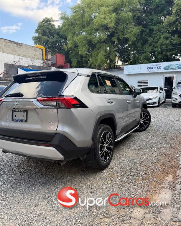 2022 Toyota RAV4 LE PLUS — foto 4 / 7