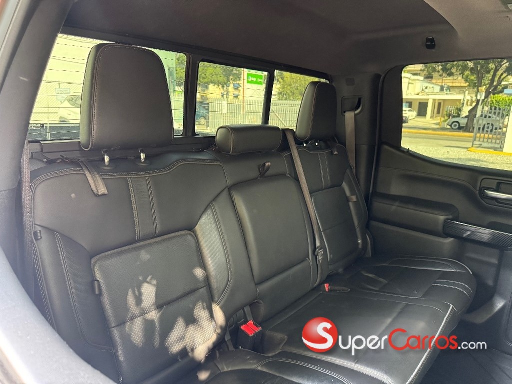 2019 Chevrolet Silverado High Country — foto 6 / 12