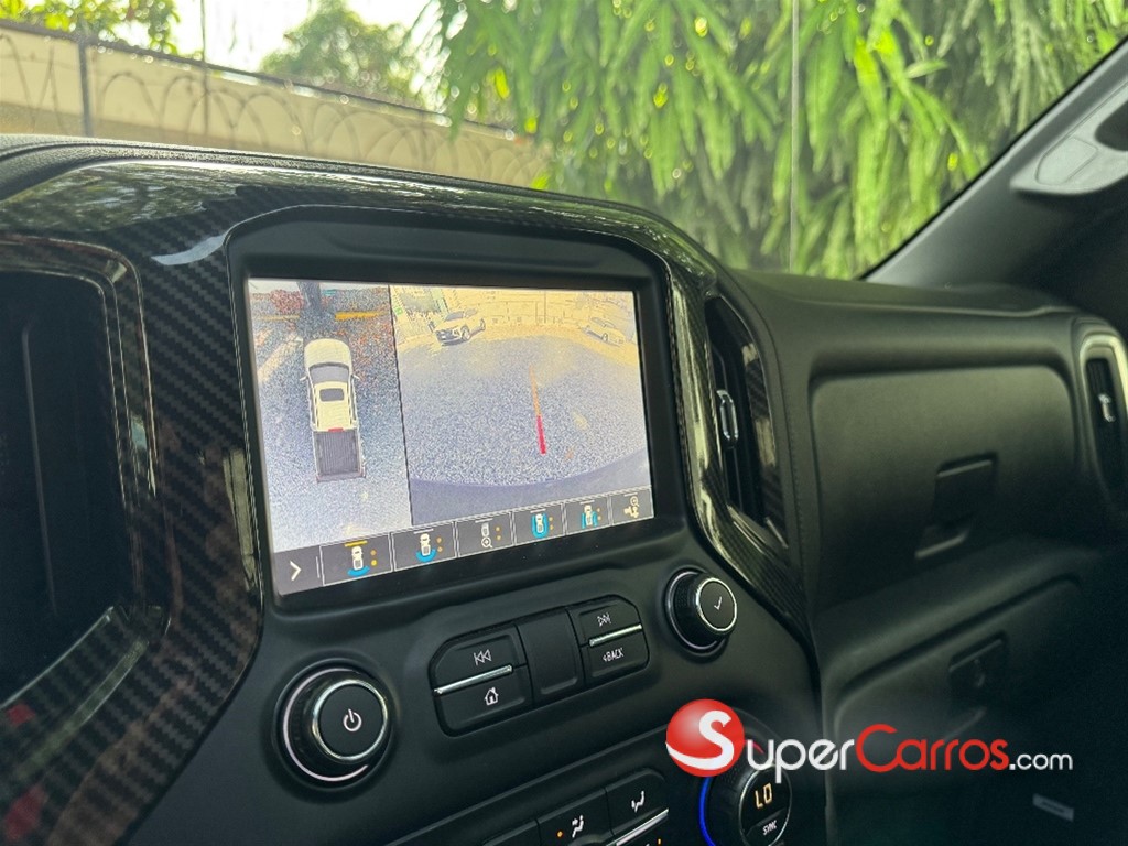 2019 Chevrolet Silverado High Country — foto 10 / 12