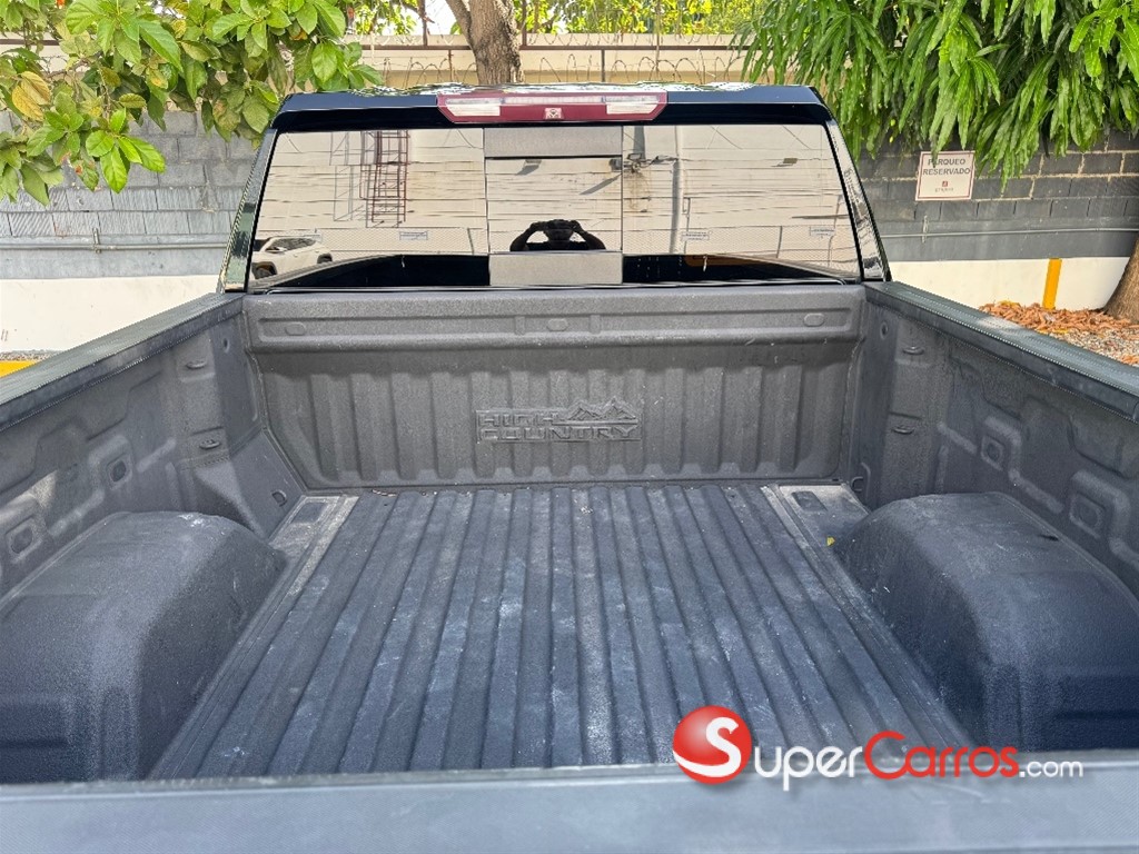 2019 Chevrolet Silverado High Country — foto 12 / 12