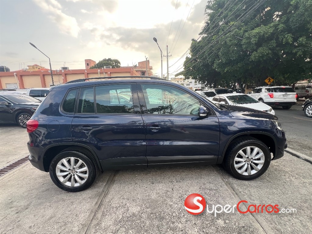 2016 Volkswagen Tiguan TSI Bluemotion — foto 4 / 12
