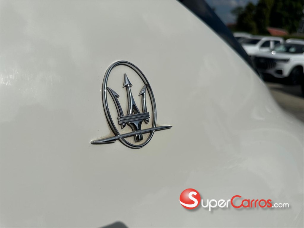 2018 Maserati Levante — foto 6 / 12