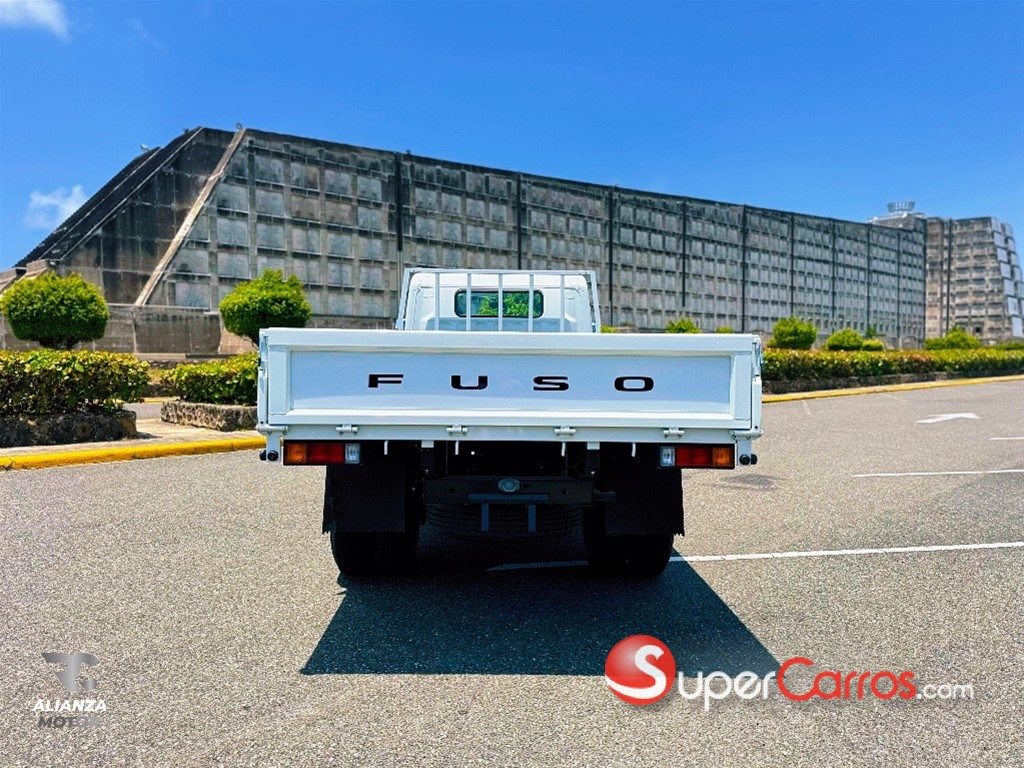2027 Mitsubishi Motors Fuso Canter — foto 6 / 12