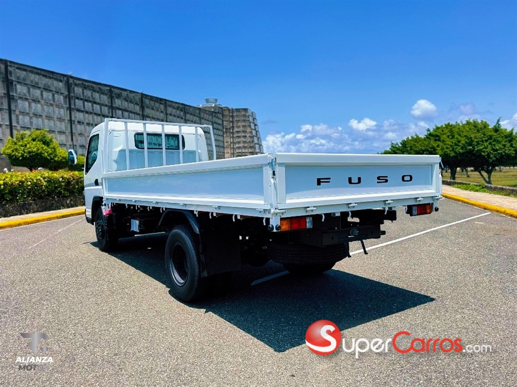 2027 Mitsubishi Motors Fuso Canter — foto 7 / 12