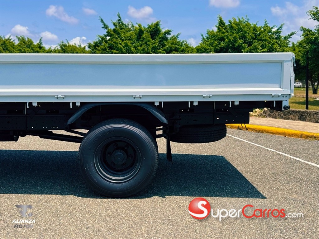 2027 Mitsubishi Motors Fuso Canter — foto 8 / 12
