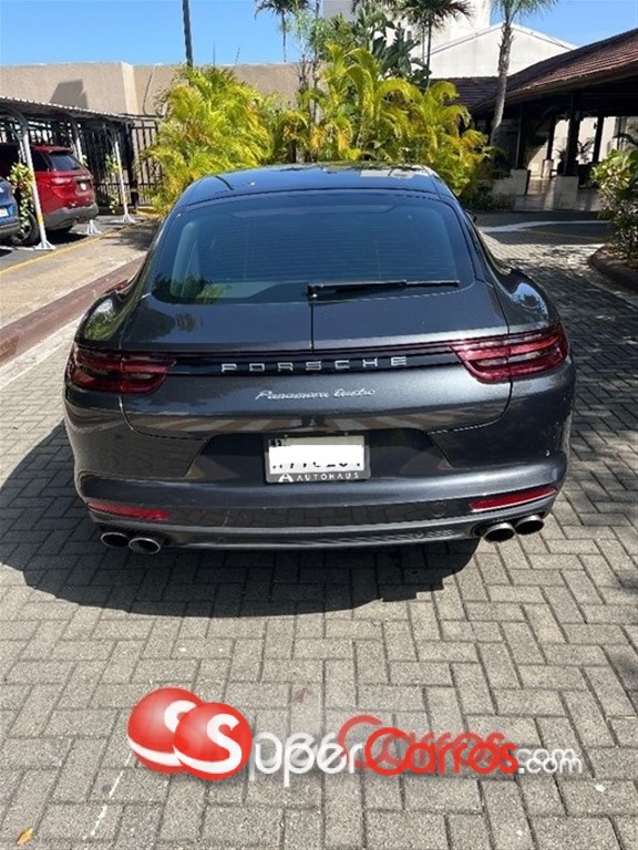 2017 Porsche Panamera Turbo — foto 4 / 8