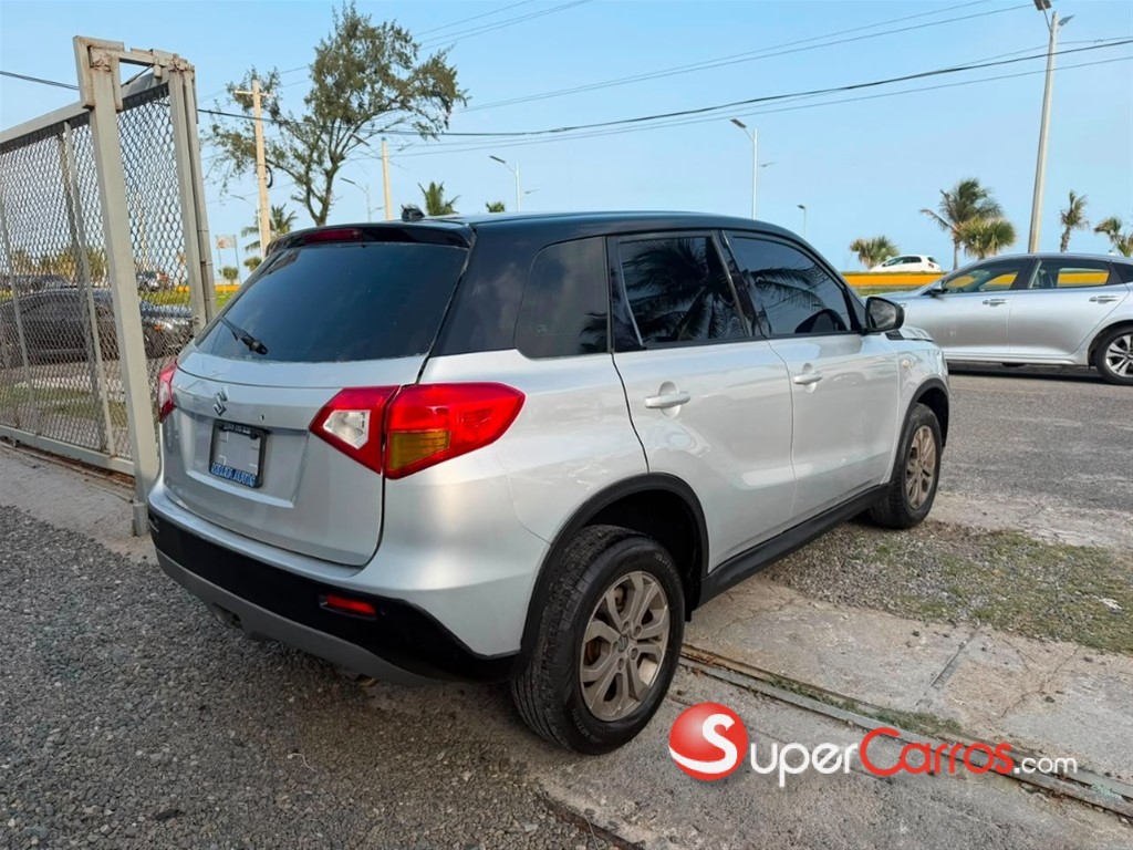2016 Suzuki Vitara — foto 7 / 12