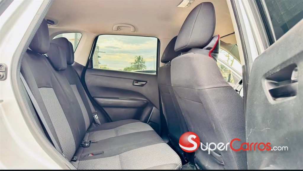 2016 Suzuki Vitara — foto 8 / 12