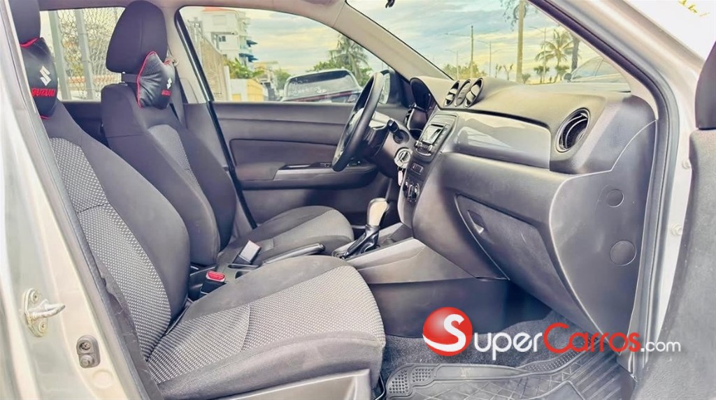 2016 Suzuki Vitara — foto 12 / 12