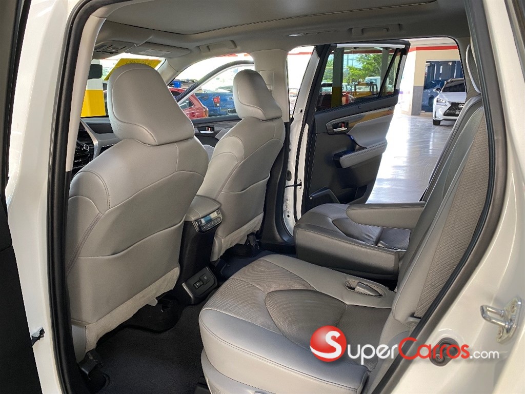 2022 Toyota Highlander Platinum — foto 9 / 12