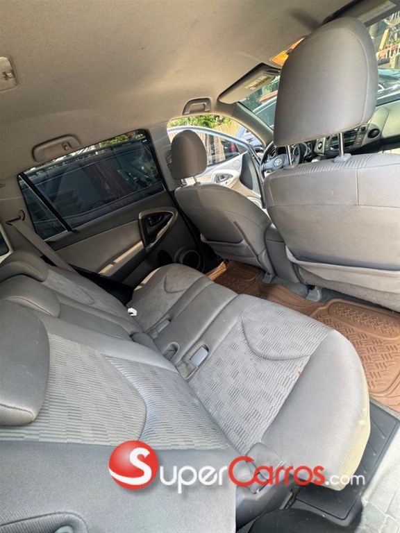 2010 Toyota RAV4 — foto 9 / 12