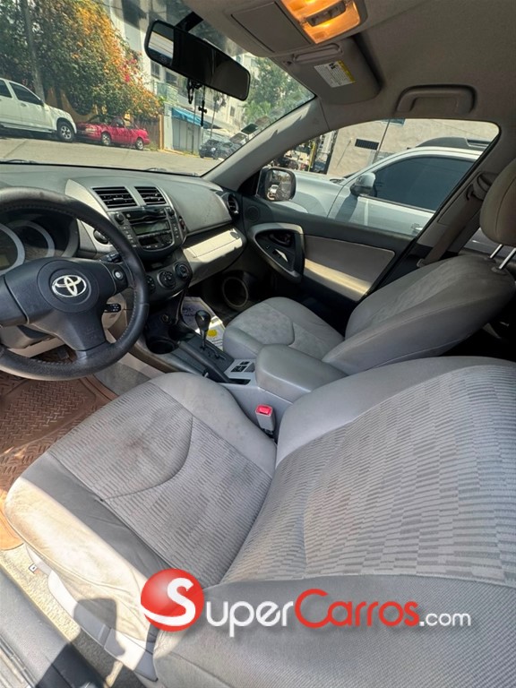 2010 Toyota RAV4 — foto 11 / 12