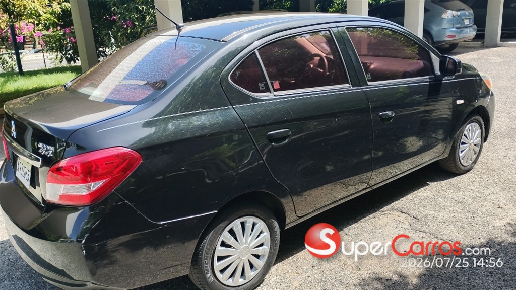 2017 Mitsubishi Motors Mirage G4 — foto 5 / 12