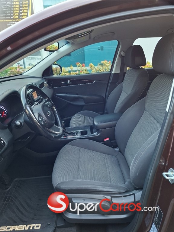 2018 Kia Sorento LX — foto 8 / 12