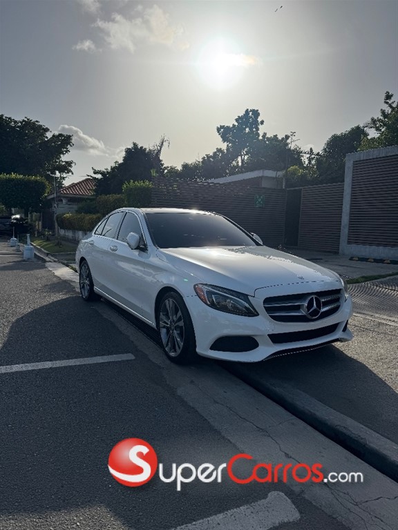2017 Mercedes-Benz Clase C 300 — foto 3 / 9