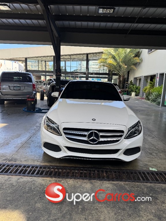 2017 Mercedes-Benz Clase C 300 — foto 7 / 9