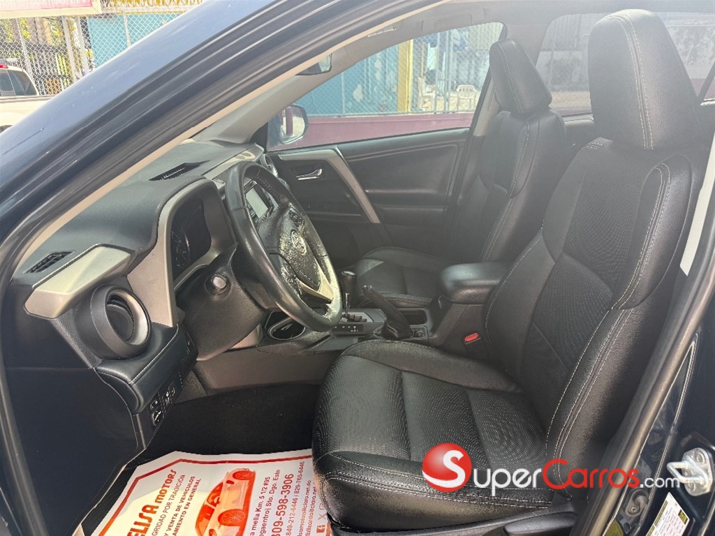 2018 Toyota RAV4 XLE PLUS — foto 2 / 12