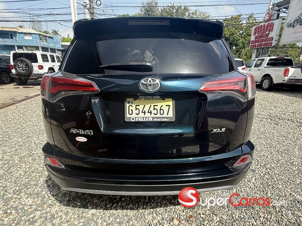 2018 Toyota RAV4 XLE PLUS — foto 6 / 12