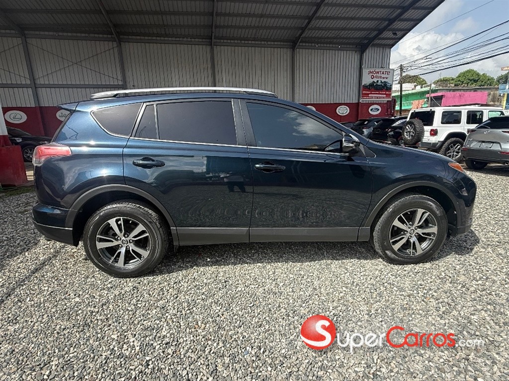 2018 Toyota RAV4 XLE PLUS — foto 7 / 12