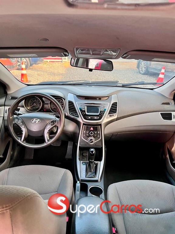 2016 Hyundai Elantra — foto 4 / 9